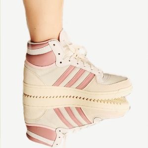 Adidas Originals Top Ten sneakers in cream white & magic mauve